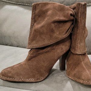 Hot in Hollywood Brown Heeled Boots, Size 8W